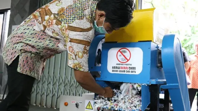 Program Instalasi Mesin Penghancur Plastik di Lingkungan Sekolah