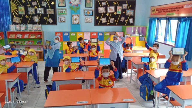 Meningkatkan Keterampilan Literasi pada Siswa di Era Informasi